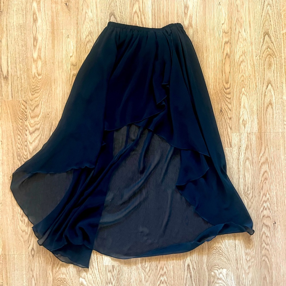 High to low black flowy skirt